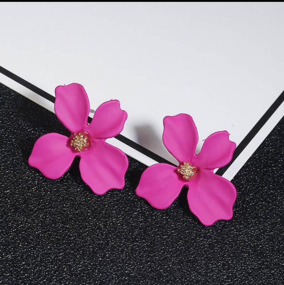 4/$20 Pink Flower Stud Earrings